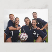 portrait de groupe d'ados joueuses de football