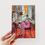 Carte Postale Portrait de la Ballerina Vera Trefilova | Korovin<br><div class="desc">Portrait de la Ballerina Vera Trefilova (1924) | Oeuvre originale de l'artiste russe Konstantin Alexeevich Korovin (1861-1939). La peinture impressionniste représente une danseuse de ballet assise à sa vanité dans des tons vifs de rose et de rouge. Utilisez les outils de conception pour ajouter du texte personnalisé ou personnaliser l'image....</div>