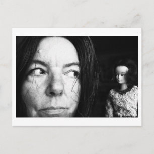 Carte Postale Portrait de poupée - Chuchotement
