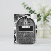 Carte Postale Portrait Rusty Mailbox (Debout devant)