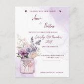 Carte Postale Poser Des Fleurs Violettes Dans Mason Jar Mariage  (Devant)