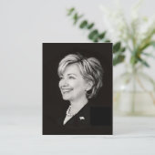 Carte Postale Post-card d'Hillary Clinton (Debout devant)