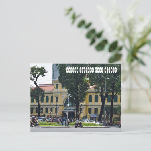 Carte Postale Poste centrale de Saigon (Debout devant)