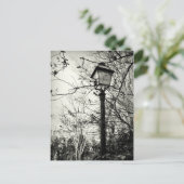 Carte Postale Poste de lampes à Paris (Debout devant)