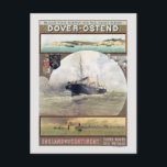 Carte Postale Poster vintage de Dover-Ostende 1910<br><div class="desc">Poster vintage annonçant le service national de chemin de fer et de courrier pour la route Dover-Ostende, mettant en évidence trois services quotidiens. L'image centrale présente un grand bateau à vapeur naviguant dans des eaux agitées, avec des illustrations de falaises côtières et de voiliers sur les parties supérieure et inférieure....</div>