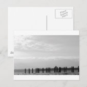 Carte Postale Posts Black and White Sky (Devant / Derrière)