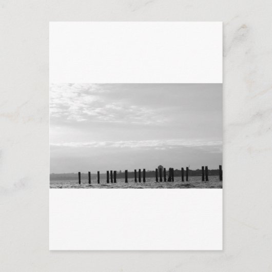 Carte Postale Posts Black and White Sky (Devant)