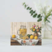 Carte Postale Pot de limonade de style campagnard, citrons frais (Debout devant)