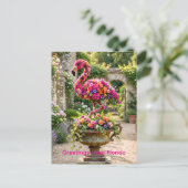 Carte Postale Pot de topiaire de flamant rose et fleurs tropical (Debout devant)