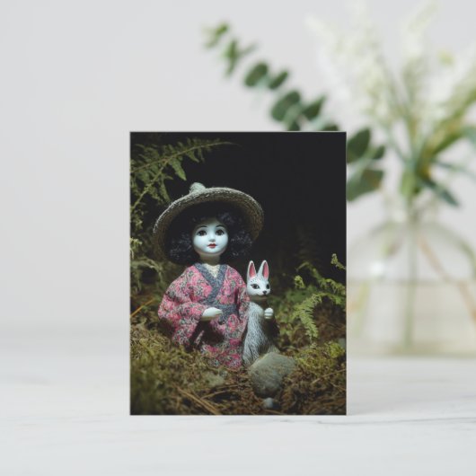 Carte Postale Poupée dans la forêt de Mossy avec un lapin (Debout devant)