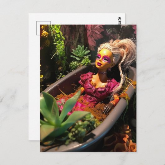 Carte Postale Poupée dans une baignoire d'art Plante amusant Gar (Devant / Derrière)