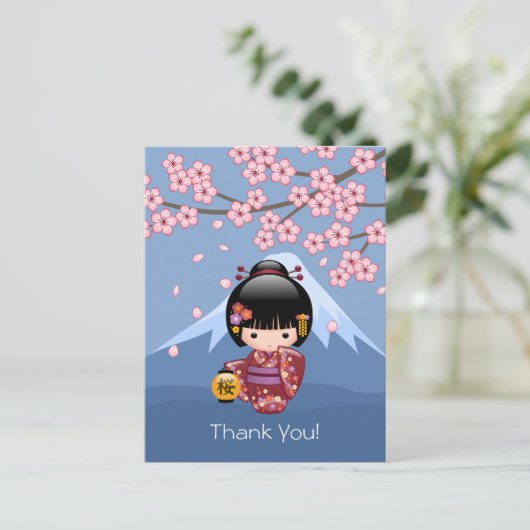 Carte Postale Poupée Sakura Kokeshi - Cute Geisha Merci (Debout devant)