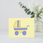 Carte Postale Poussette de bébé jaune et bleu. (Debout devant)