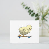 Carte Postale Poussin comme skater avec skateboard (Debout devant)