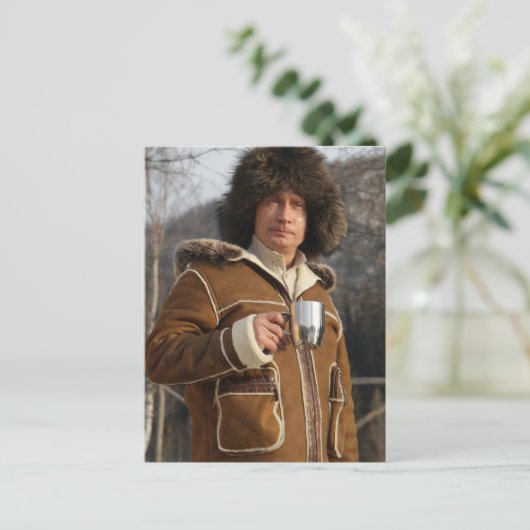 Carte Postale Poutine en train de boire ! (Debout devant)