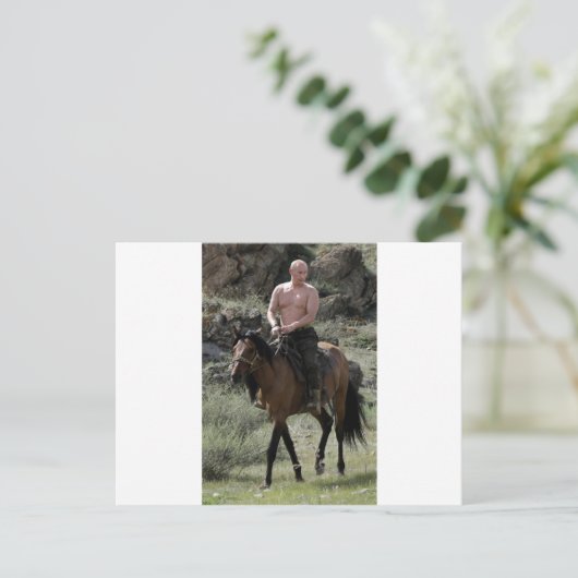 Carte Postale Poutine intrépide à cheval (Debout devant)