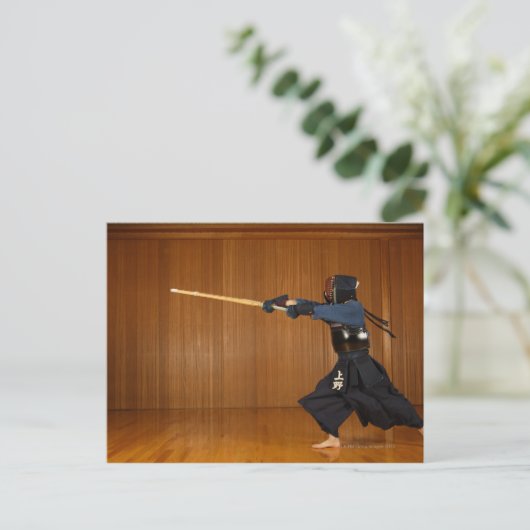 Carte Postale Pratique en matière d'escrimeur de Kendo (Debout devant)