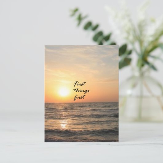 Carte Postale Première chose (Debout devant)