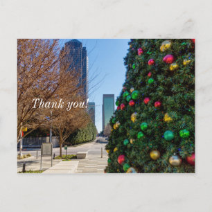 Carte Postale Près de l'arbre de Noël de Dallas Merci