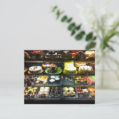 Carte Postale Présentoir à desserts (Debout devant)