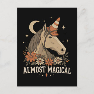 Carte Postale Presque licorne de cheval drôle magique