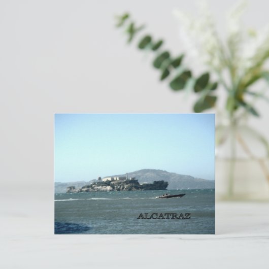 Carte Postale prison d'Alcatraz (Debout devant)