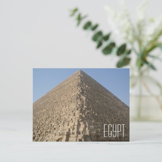 Carte postale Pyramide égyptienne (Debout devant)