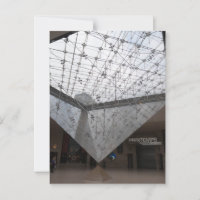 Pyramide inversée au Musée du Louvre, Paris