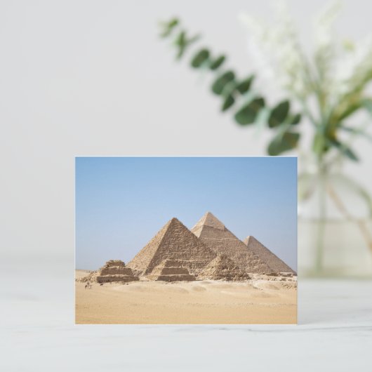 Carte postale Pyramides (Debout devant)