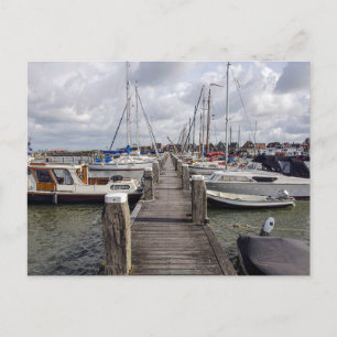 Carte Postale Quai avec bateaux et yachts à Marken Pays-Bas