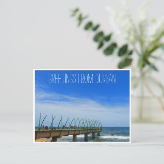 Carte Postale quai de baleine durban salutations (Debout devant)