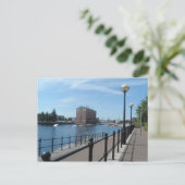 Carte Postale Quais de Salford (Debout devant)