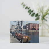Carte Postale Quartiers des docks de Liverpool (Debout devant)