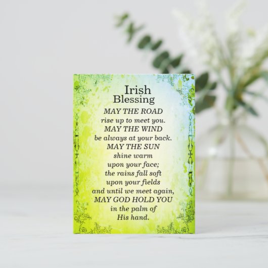 Carte Postale Que la route monte pour vous rencontrer, Bénédicti (Debout devant)