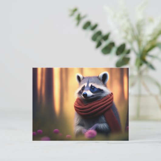 Carte Postale Raccoon avec une écharpe dans la forêt (Debout devant)