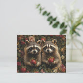 Carte Postale Raccoons Adorables Aux Fraises (Debout devant)