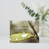 Carte Postale Raindrop sur la feuille, avec une citation : "Une  (Debout devant)