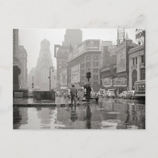Carte Postale Rainy Day in Times Carré, 1943