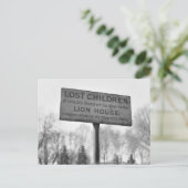 Carte Postale Ramassez les enfants perdus à Lion House : 1943 (Debout devant)