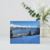 Carte Postale Randonnée D'Hiver Surplombant L'Eau (Debout devant)