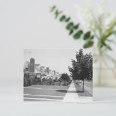 Carte Postale Rangée de maisons (Debout devant)