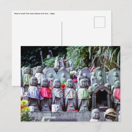 Carte Postale Rangs de petites statues de moines Jizo avec des b (Devant / Derrière)