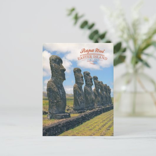 Carte Postale Rapa Nui (île de Pâques) (Debout devant)