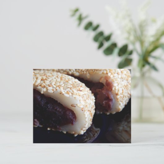 Carte Postale Red Bean Paste Bun (Debout devant)