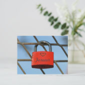 Carte Postale Red Love Lock Padlockwith Heart on Fence (Debout devant)