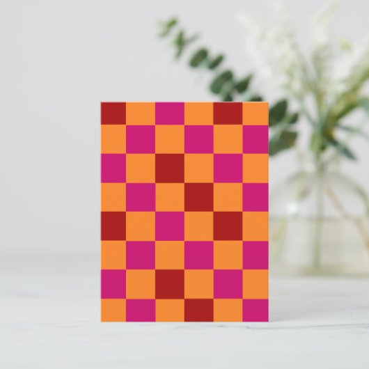 Carte Postale Red Orange Pink Checkered Pattern Design  (Debout devant)