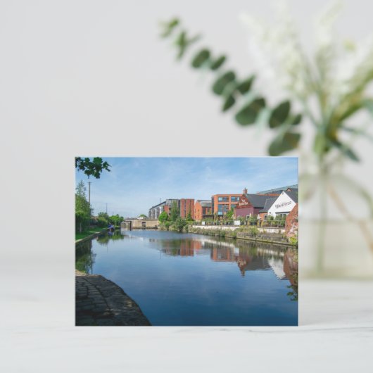 Carte Postale Reflets sur le canal, Wakefield (Debout devant)