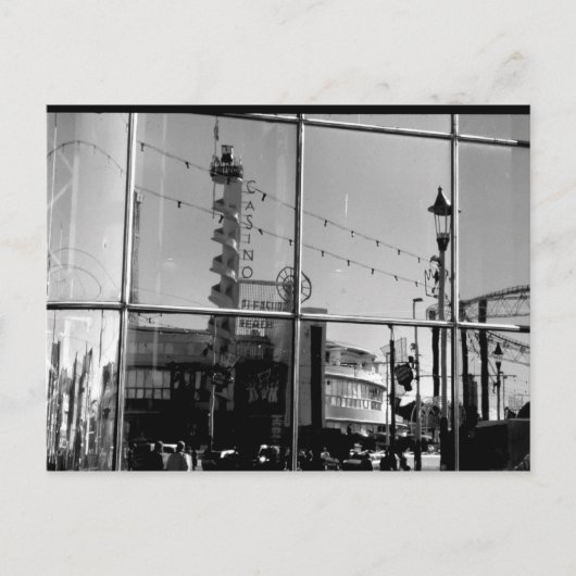 Carte Postale Réflexion Fenêtre Sandcastle B/W (Devant)