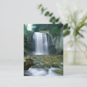 Carte Postale Regard sur les chutes de verre (Debout devant)