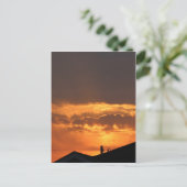 Carte Postale Regarder le lever du soleil (Debout devant)